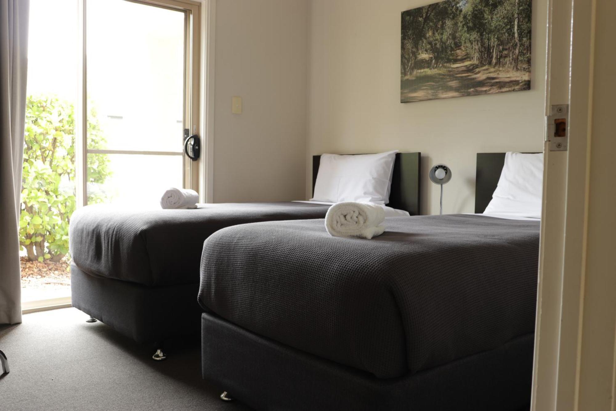 Cootamundra Heritage Motel & Apartments Extérieur photo